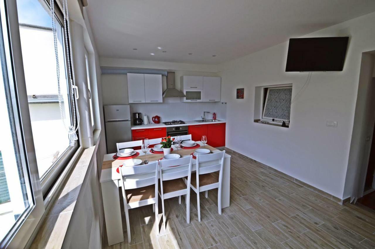 Apartman Martina Betina  Exteriör bild