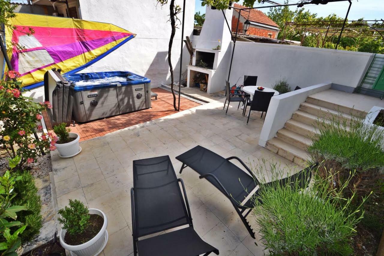 Apartman Martina Betina  Exteriör bild
