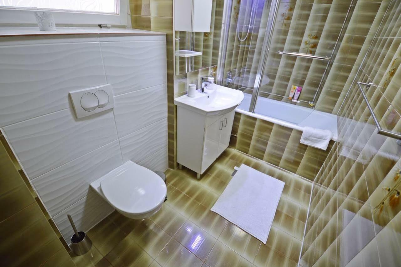Apartman Martina Betina  Exteriör bild