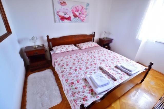 Apartman Martina Betina  Exteriör bild
